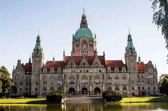 Hannover - Buses and Buses - Transportation - Attractions and Sightseeing