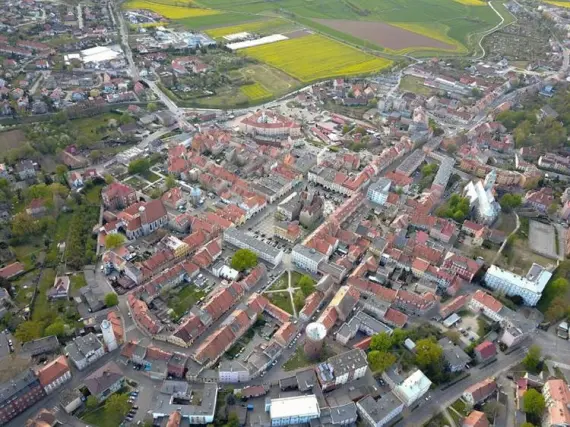 Явор - Автобусні перевезення - Транспорт - Визначні пам'ятки