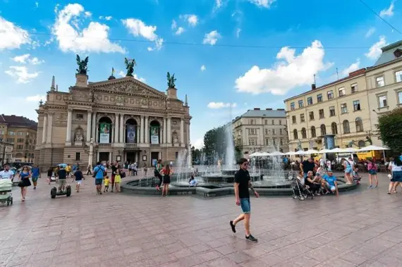 Lviv - Buses and Buses - Transportation - Attractions and Sightseeing