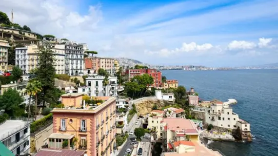 Naples bus - Naples attractions, sightseeing, restaurants - What to see and do in Naples