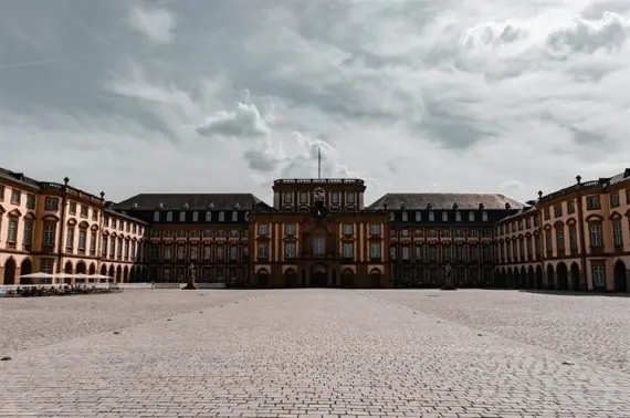 Mannheim - Buses and Buses - Transportation - Attractions and Monuments